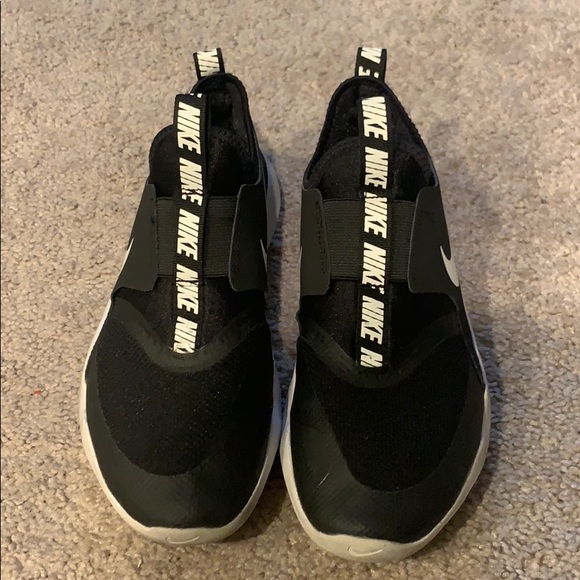 nike black sneakers